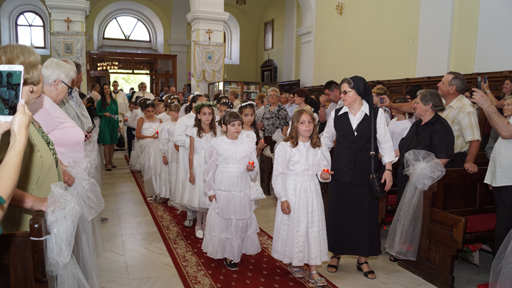 Prima Sfântă Împărtășanie solemnă pentru 33 de copilași