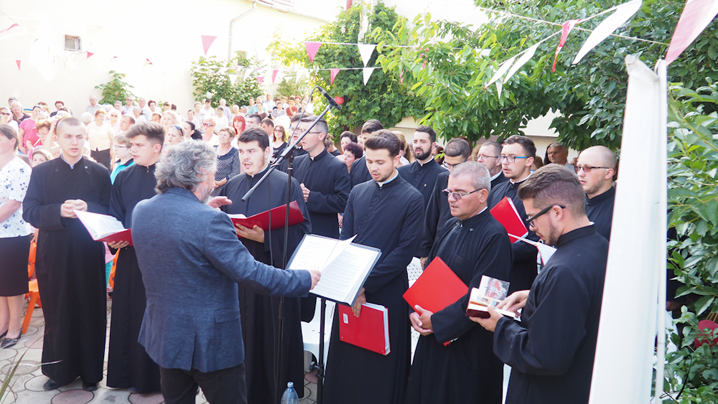 Seminariștii orădeni prezenți la hramul mănăstirii Preasfintei Inimi a lui Isus din Zalău