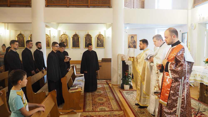 Vizita seminariștilor orădeni la "Casa Sfântul Iosif" de la Odorheiul Secuiesc