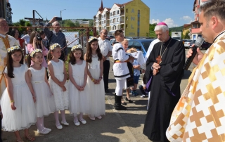 Sărbătoare în parohia Florești II: Prima Sfântă Împărtășanie și binecuvântarea oratoriului