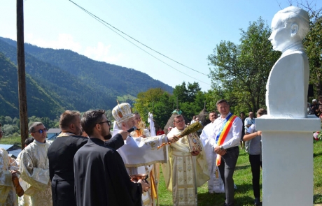 "Pelerini cu sfinții" de la Sângeorz-Băi la Cormaia – sărbătoare dedicată Fericitului cardinal Iuliu Hossu, episcop martir pentru credință