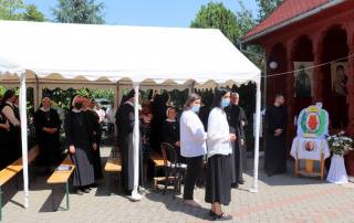 Hramul mănăstirii “Sfânta Macrina” sărbătorit în prezența PS Claudiu