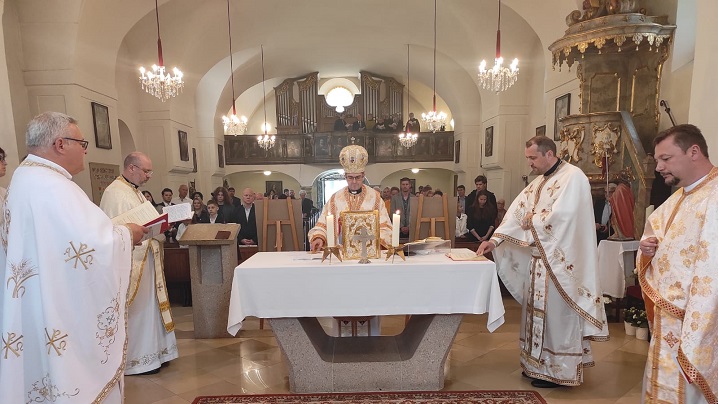 Celebrare arhierească în comunitatea greco-catolică Sfinții Petru și Pavel din Kagran-Viena
