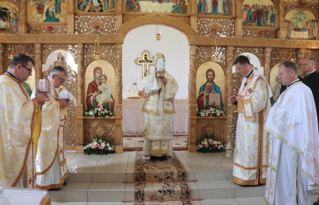 Vizita Preasfințitului Claudiu în parohia Someșeni-Cluj