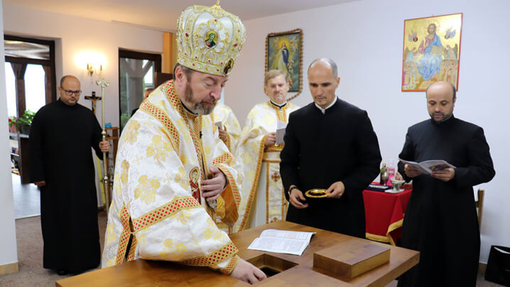 Sfințire de Altar și Sfântă Liturghie Arhierească la Mănăstirea „Sfânta Cruce”
