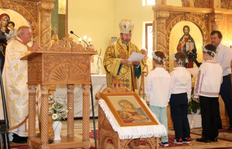Sfânta Liturghie arhierească în biserica „Sfinții Apostoli Petru și Pavel” din Dej