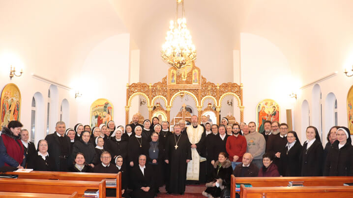 Rugăciune a persoanelor consacrate la mănăstirea Congregației Maicii Domnului